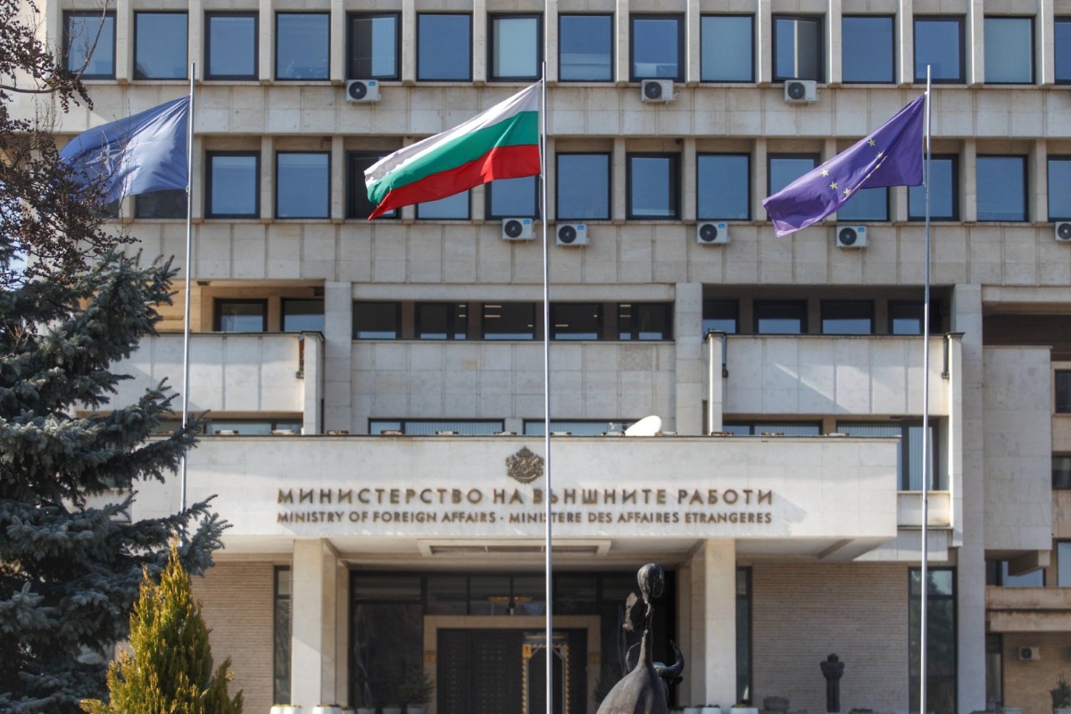 МВнР с позиция за присъствието на чужд дипломат на протеста "Да свалим бухалките на дерибеите"