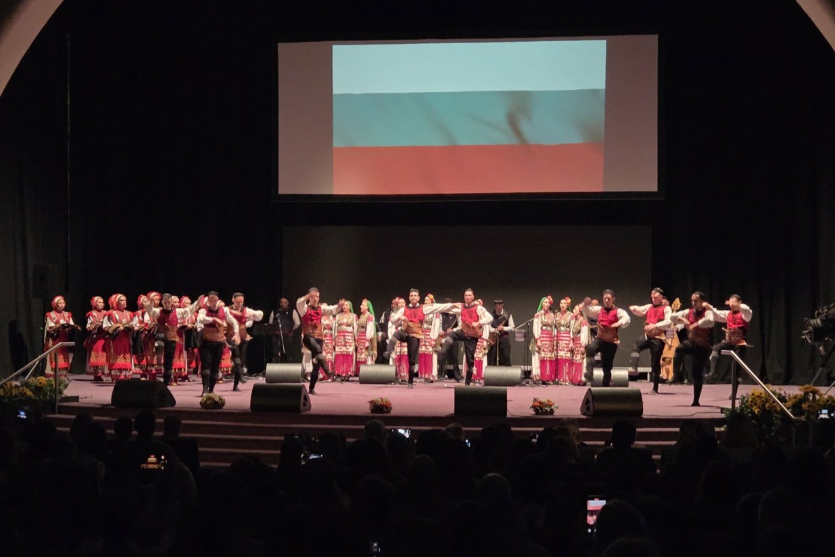  Ансамбъл „Пирин“ стопли сърцата на българите в Лондон