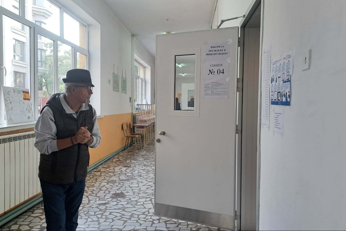 Близка разлика между Йотова и Гюров при малко над 95% обработени протоколи на РИК в страната