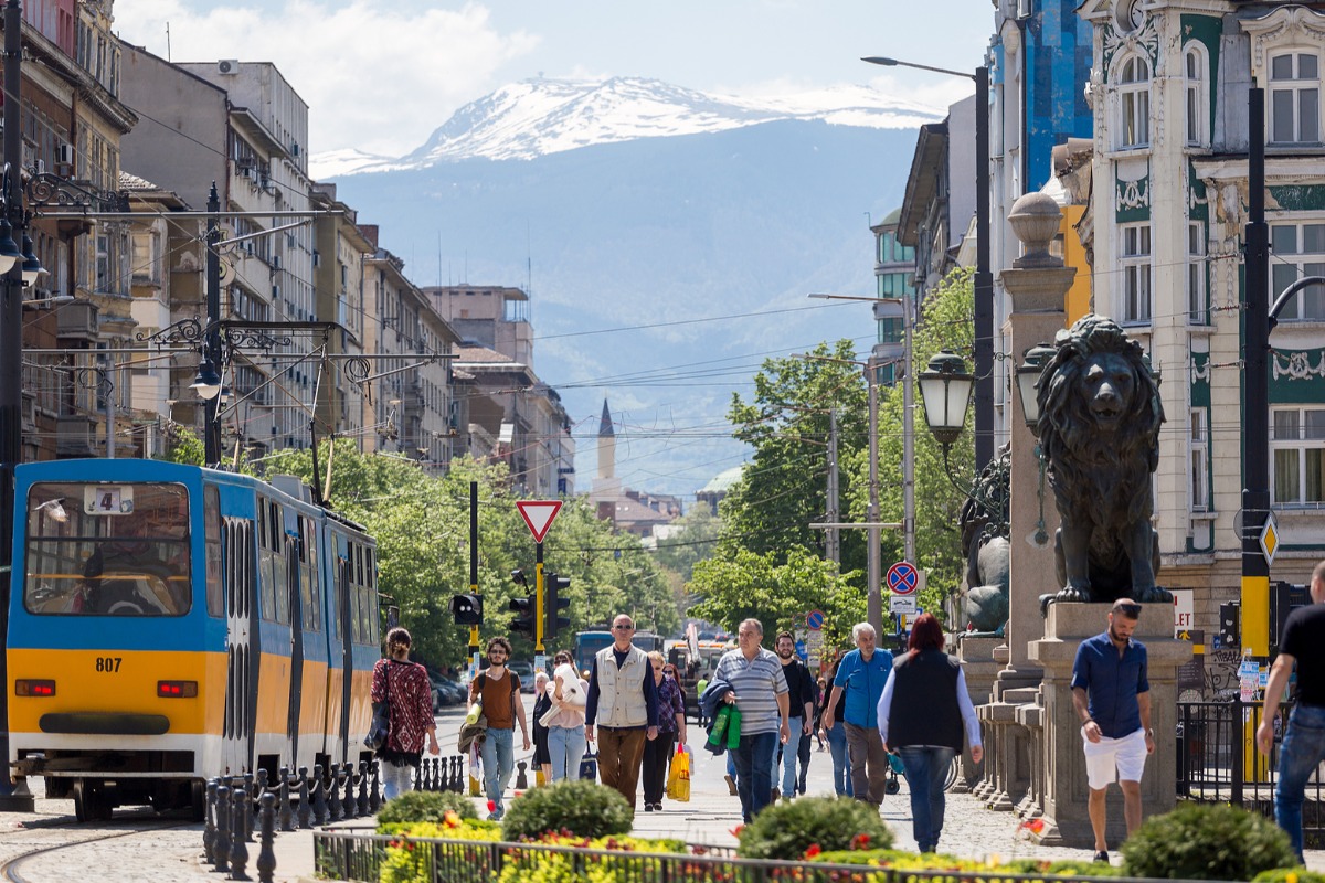 България отговаря на критериите за присъединяване към еврозоната на 1 януари 2026 г.