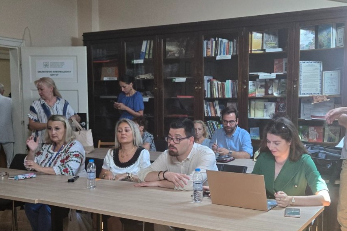 Новата Асоциация на българските културни сдружения в чужбина с общ глас и споделен опит