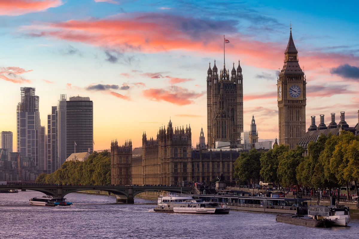 Икономиката на Обединеното кралство се забави през второто тримесечие на годината