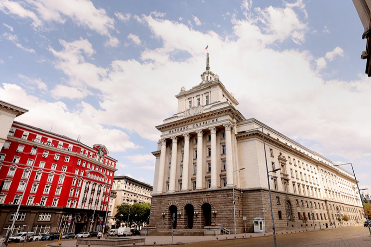 Вдигат пенсионните вноски в България с 2% от 2026 г.