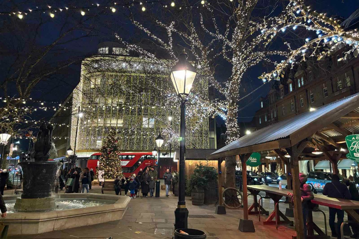 В Обединеното кралство търговците на дребно отчитат увеличение на клиентите около Коледа