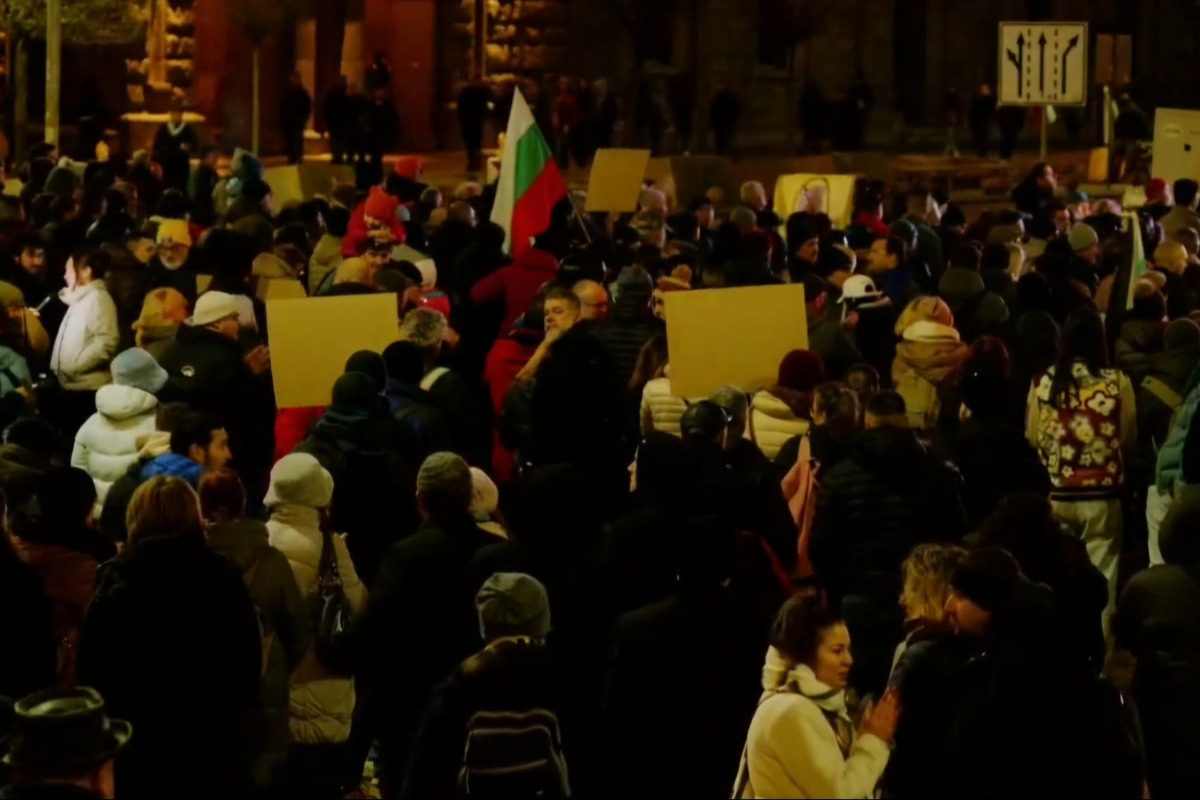 Десетки българи на протест с искане за прозрачни и честни избори