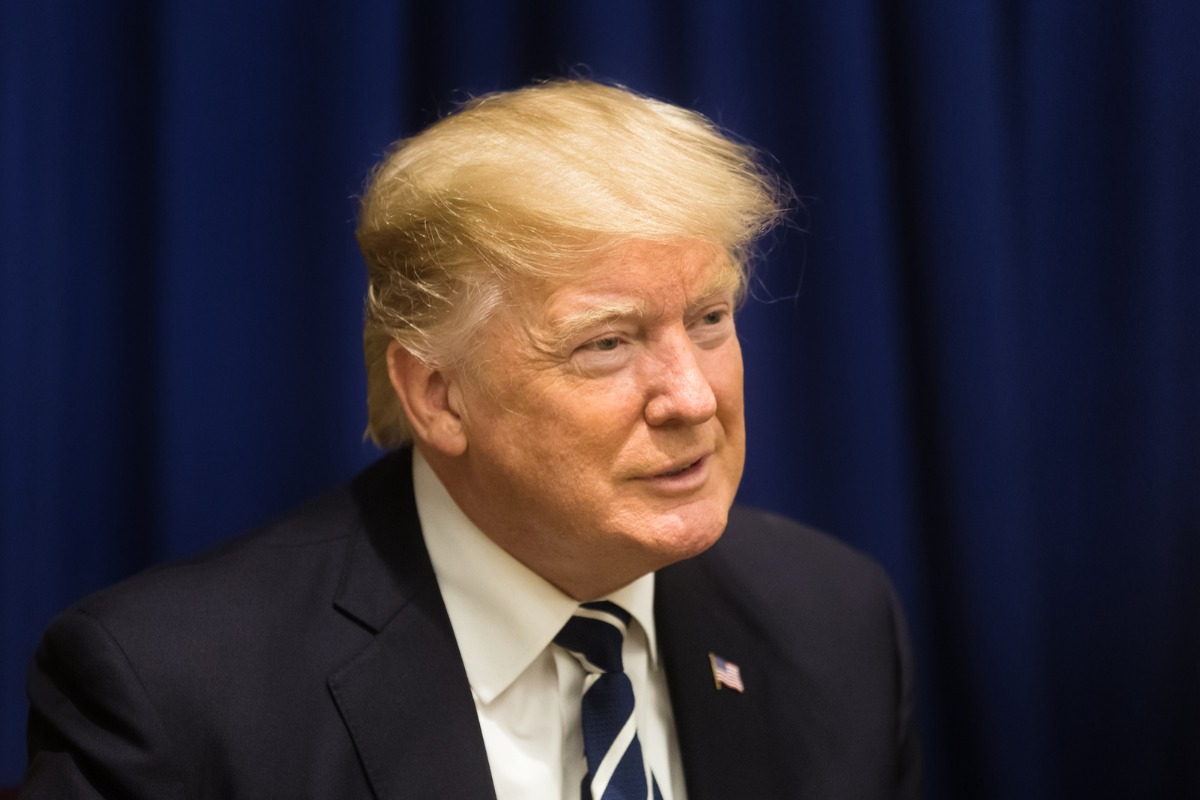 Тръмп каза на Иран да "започне да се отнася сериозно", след като Техеран отхвърли неговия план 