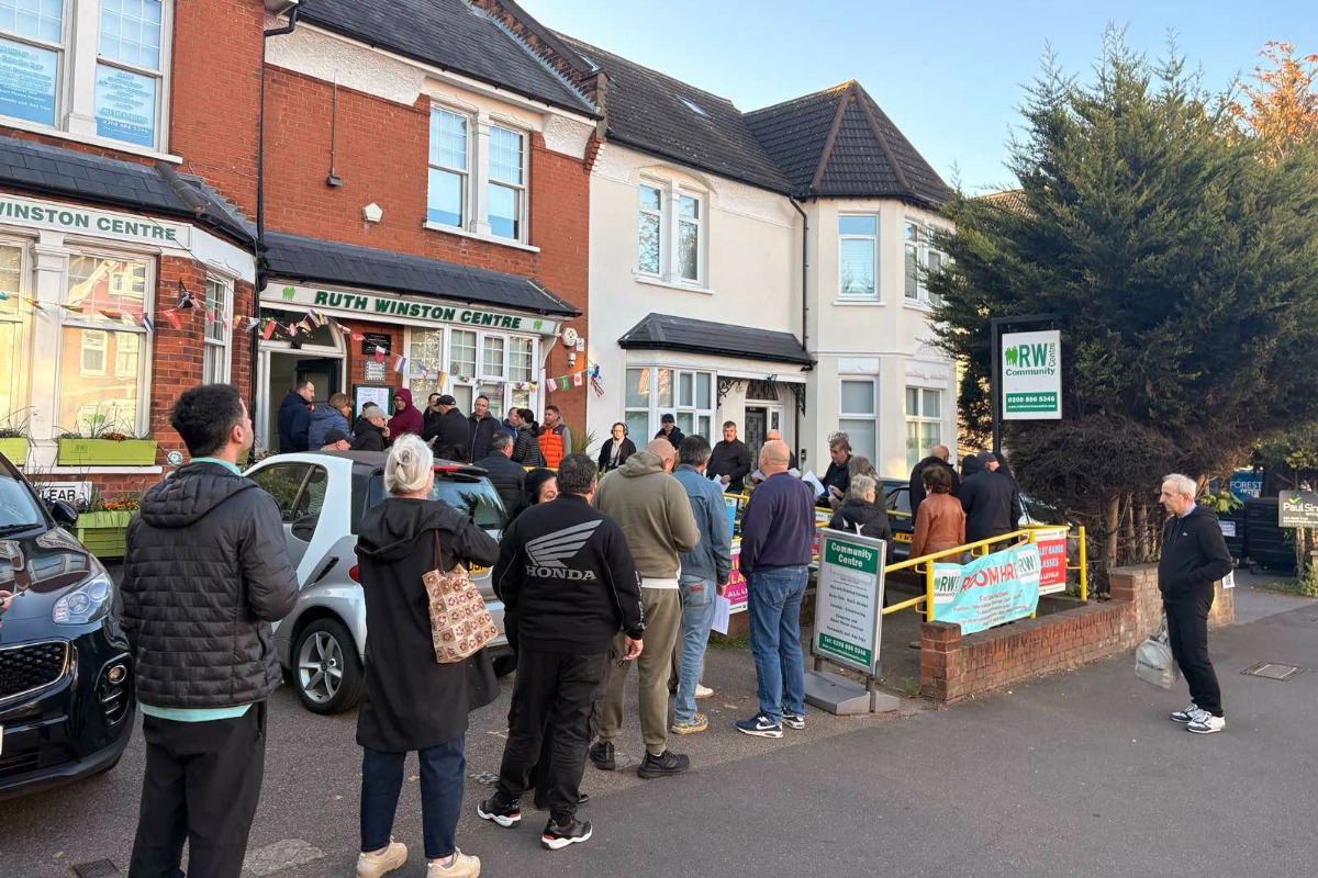  Започна гласуването на българите в Обединеното кралство, още в първите минути се извиха опашки