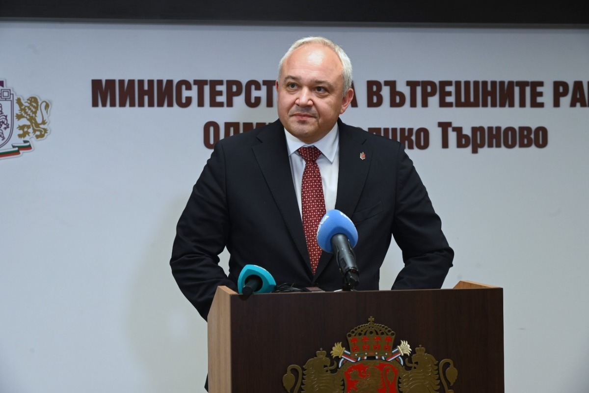  Министър Демерджиев: Бъдете спокойни, мирът в България е непоклатим