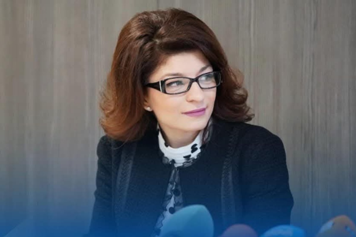 Десислава Атанасова отрече да е пътувала с Делян Пеевски до Дубай
