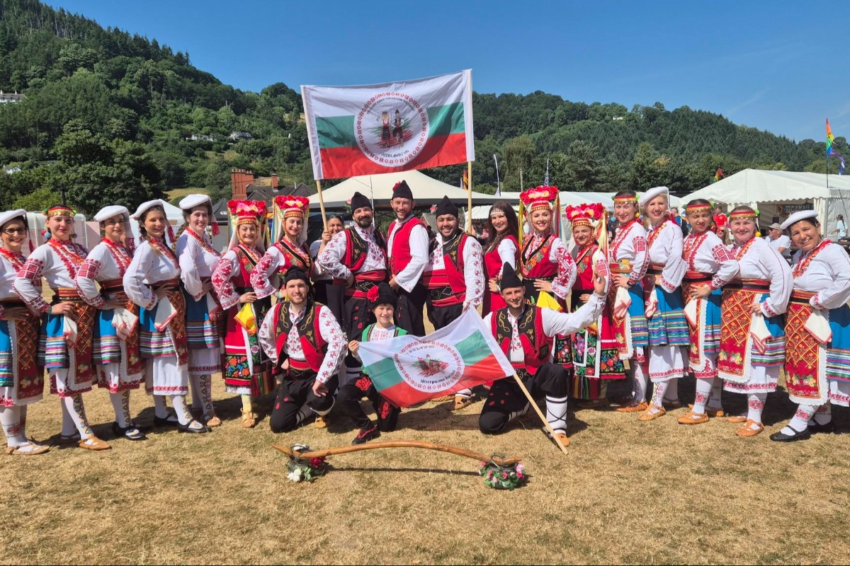 Фолклорна формация „България“ с две отличия от престижния фестивал Llangollen International Musical Eisteddfod