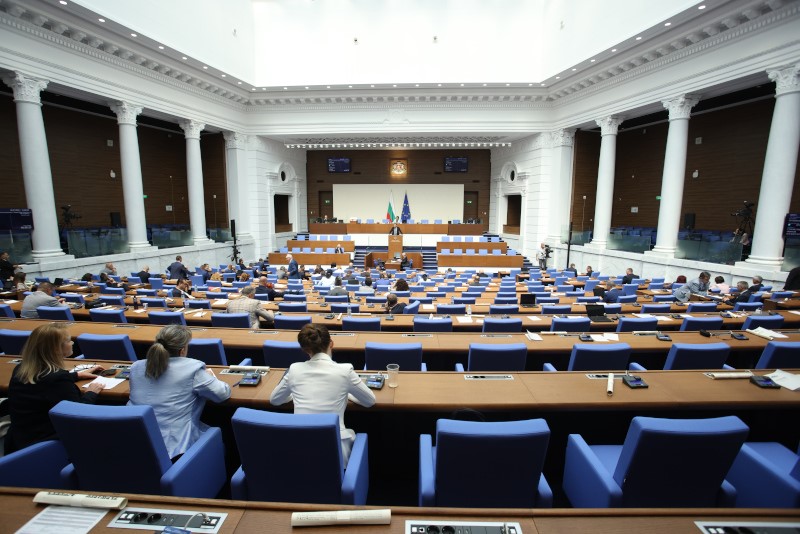 НС прие на първо четене законопроект за въвеждане на еврото в Република България