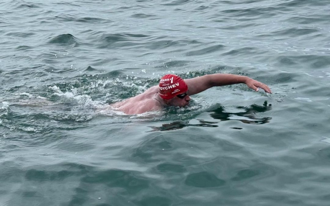 Петър Стойчев преплува 38, 1 км от Северна Ирландия до Шотландия!