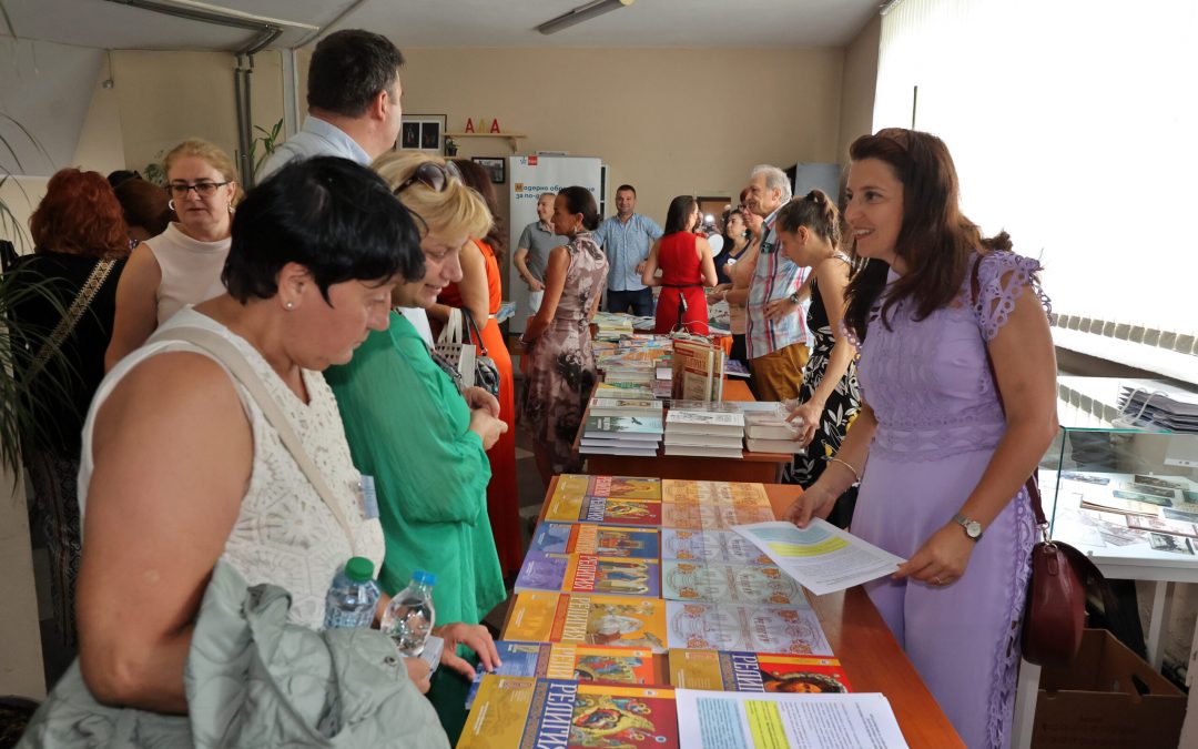 МОН подкрепя над 38 000 деца в българските училища в чужбина